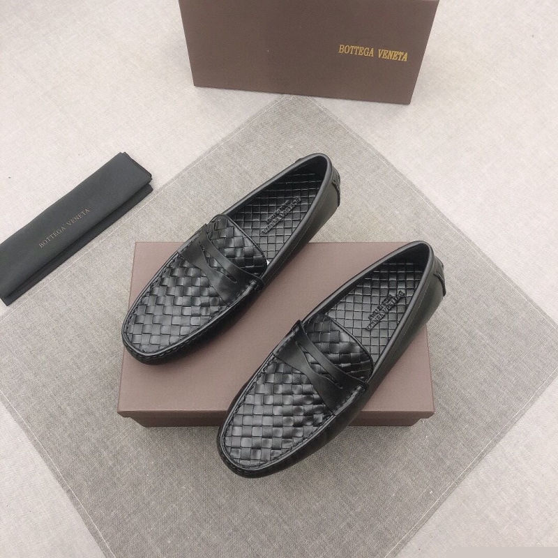 bo*te*ga Ve*ne*ta leather shoes